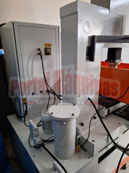 Eletro Erosão por Penetração Engemaq EDM440NC www.portalmaquinas.com (3)